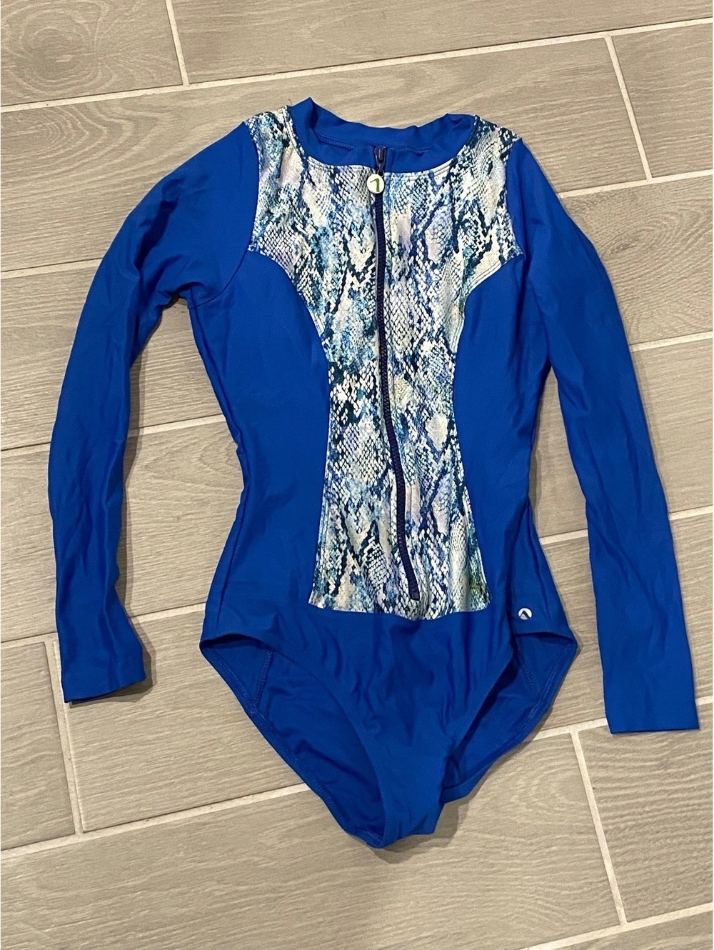 Women's Long Sleeve Zip Front One-Piece Swimsuit Size SM